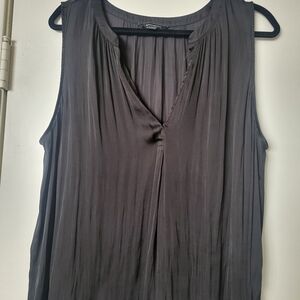 Banana Republic Sleeveless Pleated V-Neck Camisole - Black